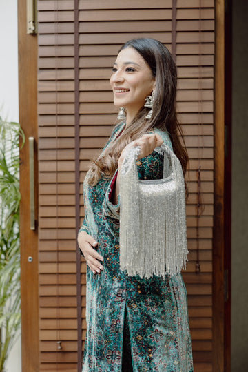 Tranquil Tassels silver