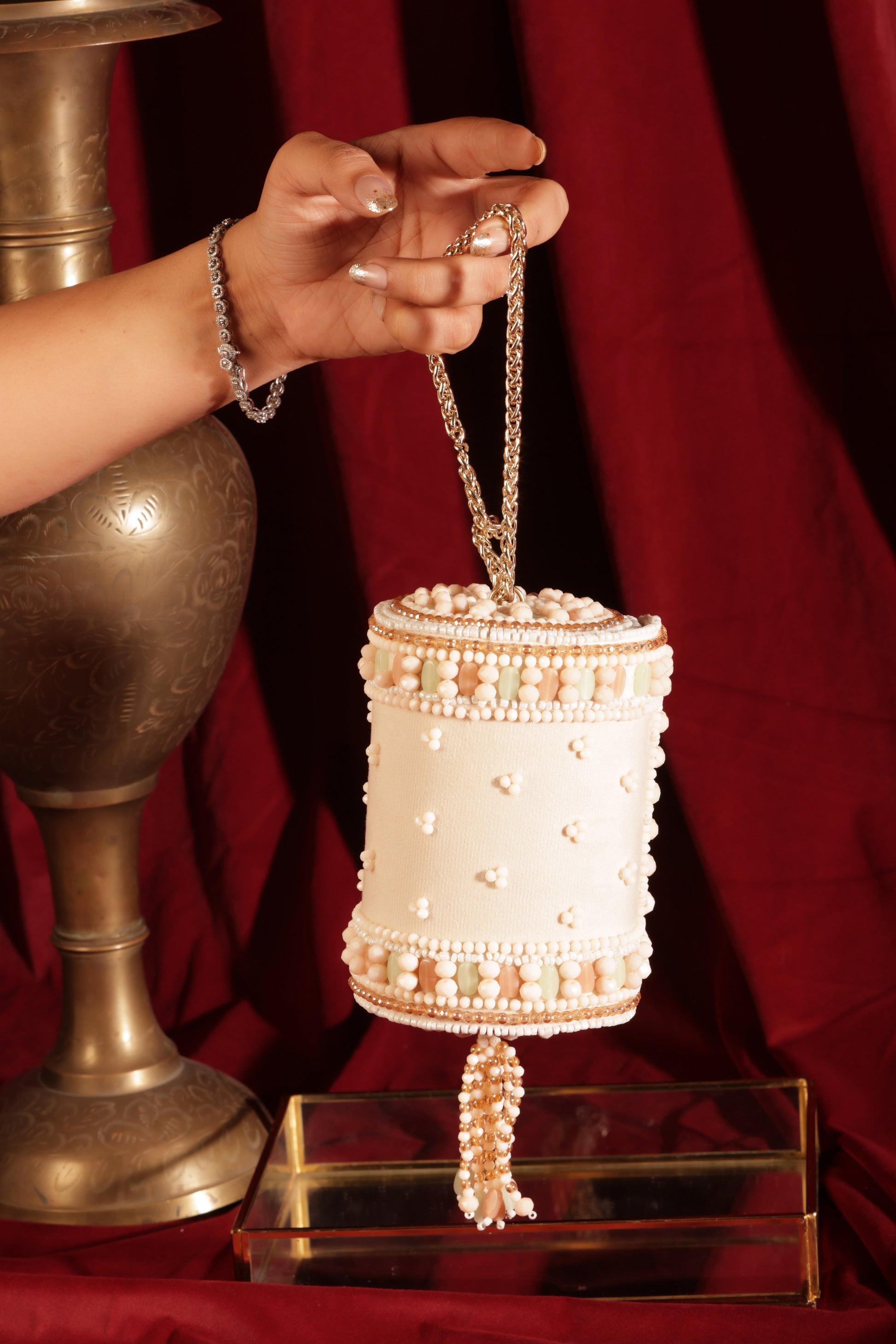 Trendy pastel barrel purse for everyday and occasion looks.